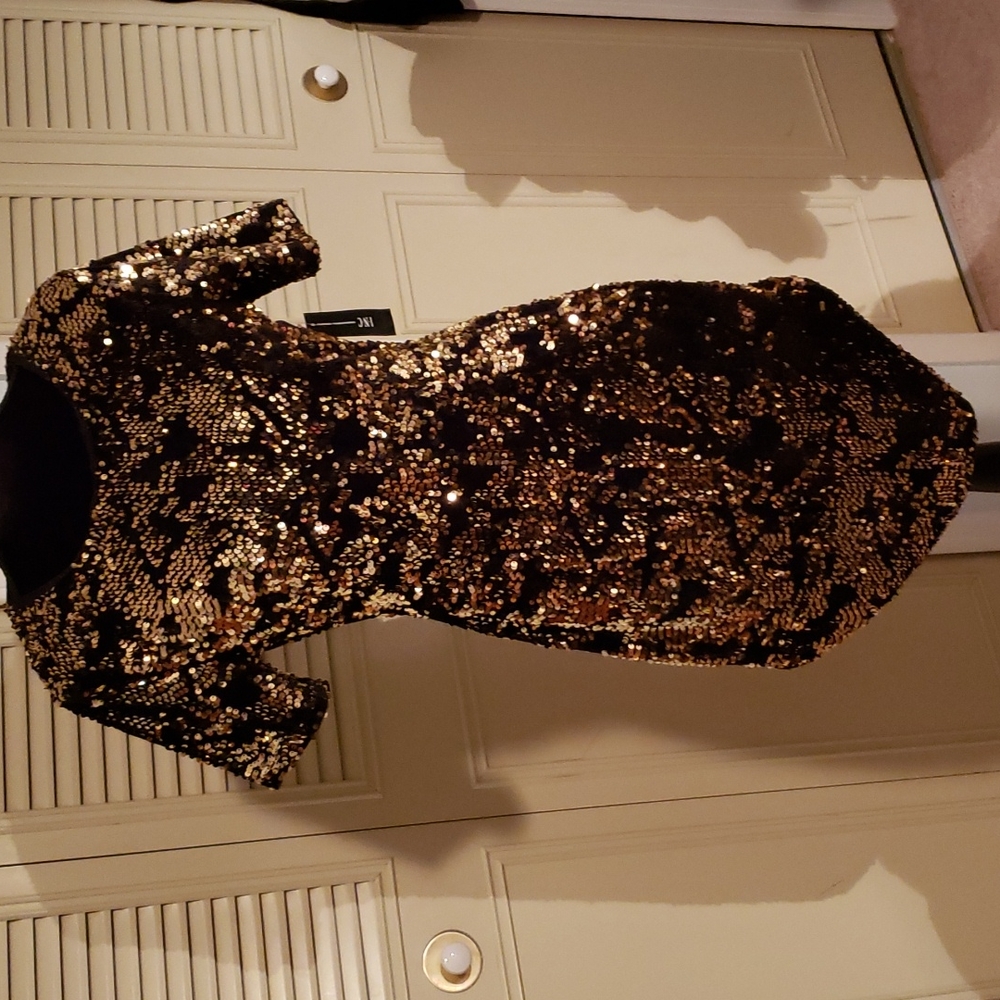 NWT Gold & black sequined cocktail dress